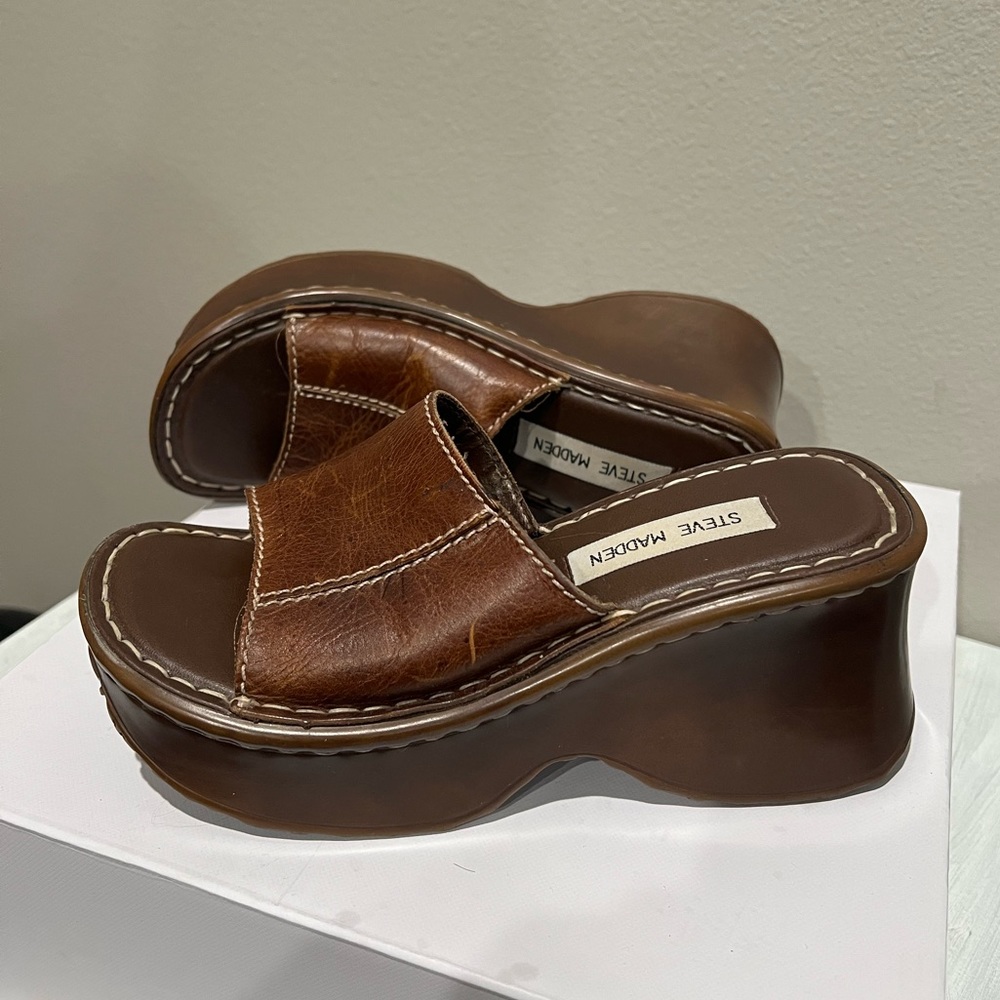 Vintage Brown Leather Steve Madden Platform Sandals